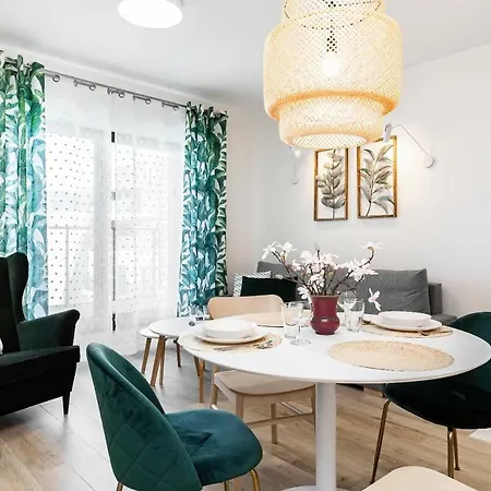 Apartment Walonska With Free Parking Wroclaw By Noclegi Renters Exterior foto
