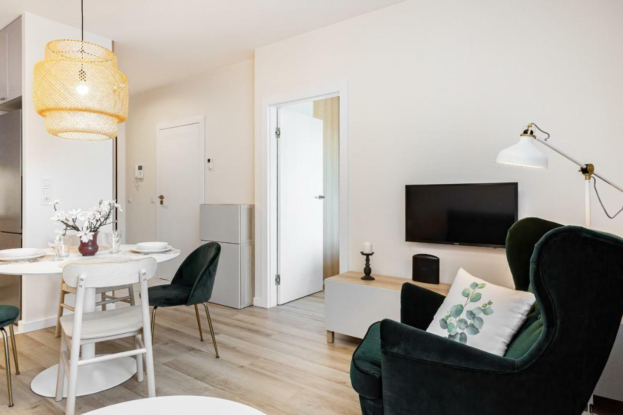 Walonska With Free Parking By Renters