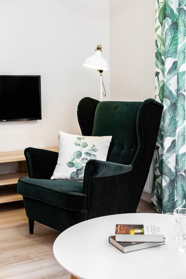 Walonska With Free Parking By Renters Apartment *